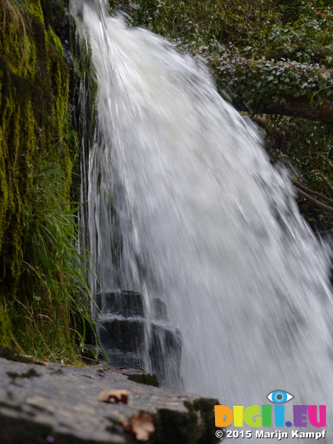 FZ023916 Sgwd y Isaf Clun-gwyn waterfall